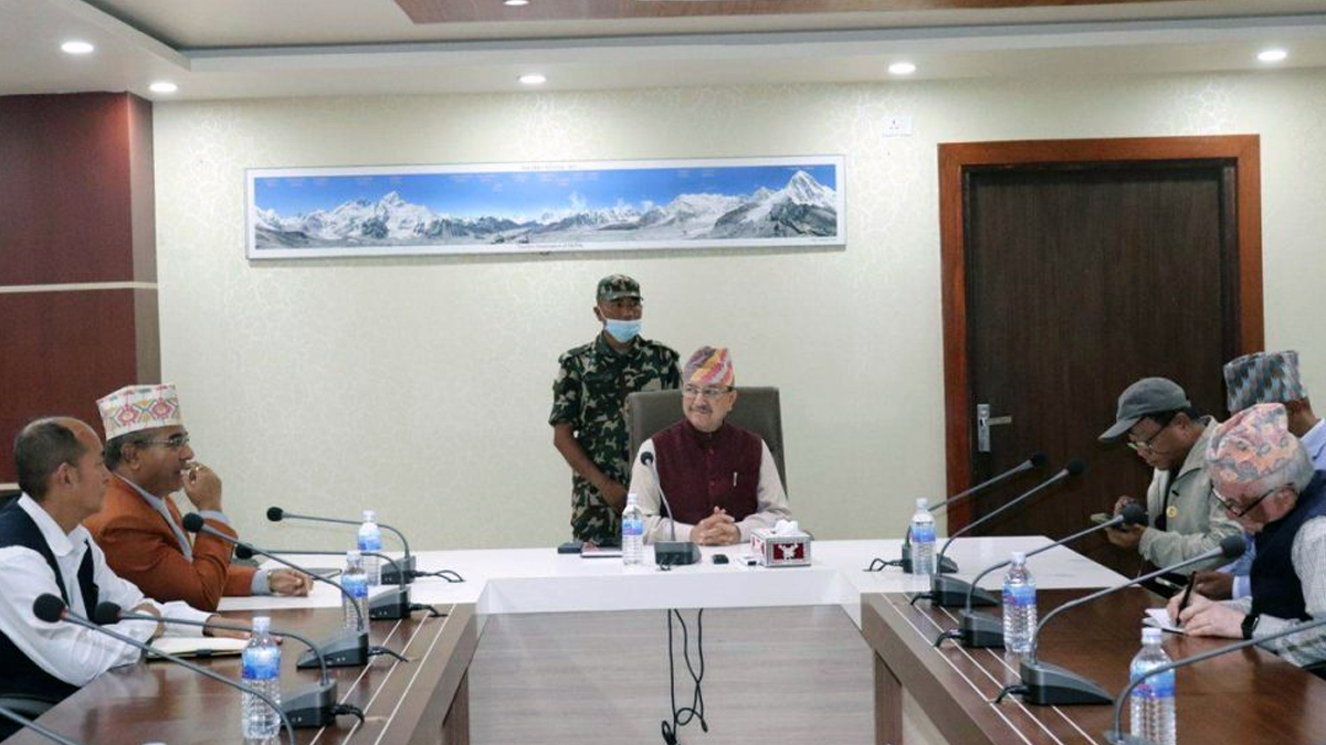 रक्षामन्त्रीले महावीरसँग गरे छलफल, साँझ ५ बजे औपचारिक वार्ता